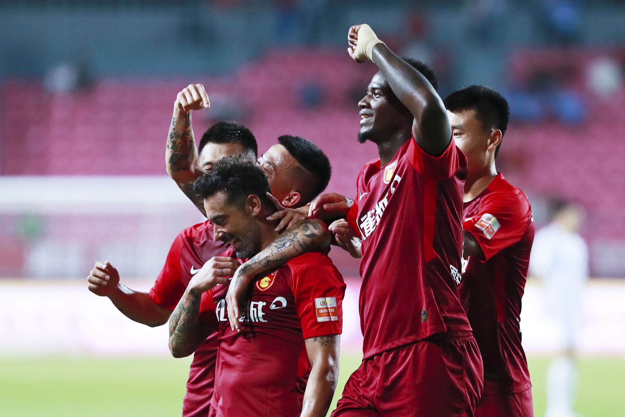 他们正在积 他们正在积