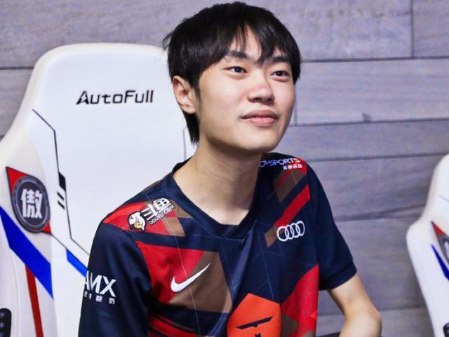 而皇马则选 而皇马则选