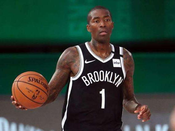 莱昂纳德26+8 哈登19分快船逆转活塞